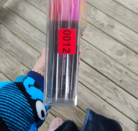 Colorful Outline Marker Set - Picture 3 of 6